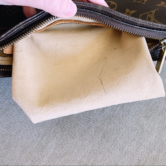 Louis Vuitton Looping Shoulder Bag - Picture 13 of 14